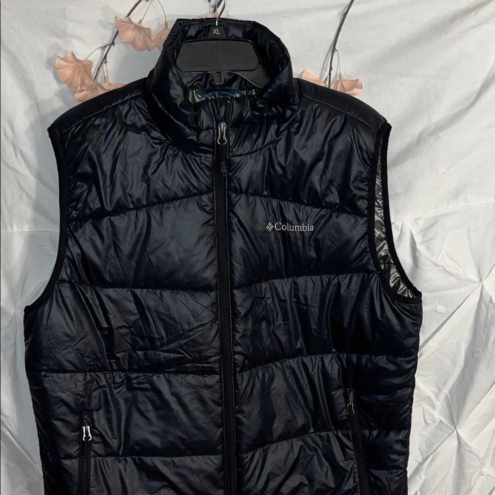 Columbia Men's Dark Puffer Vest